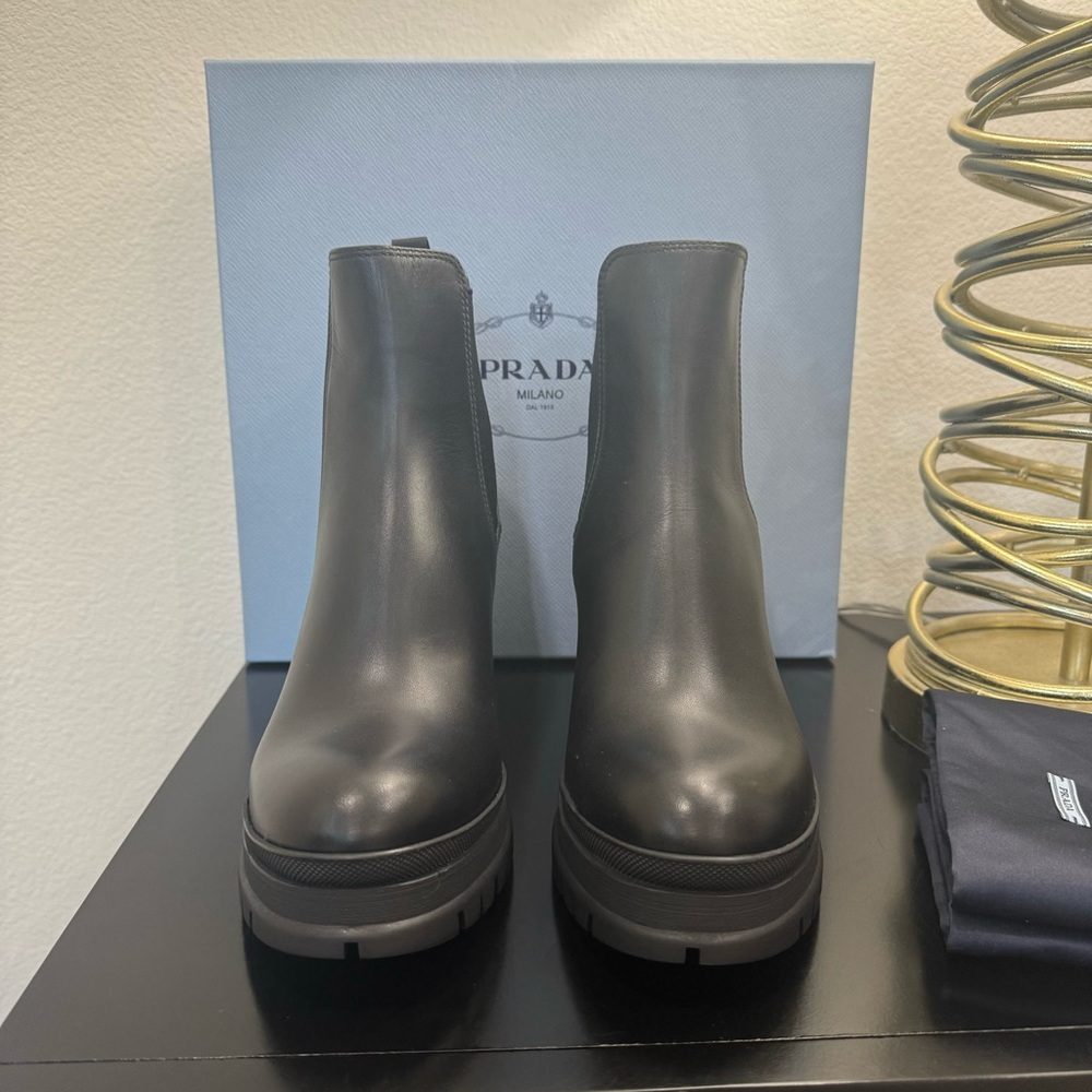 Prada Chelsea Lug Boots Leather Black 40 - Picture 2 of 7